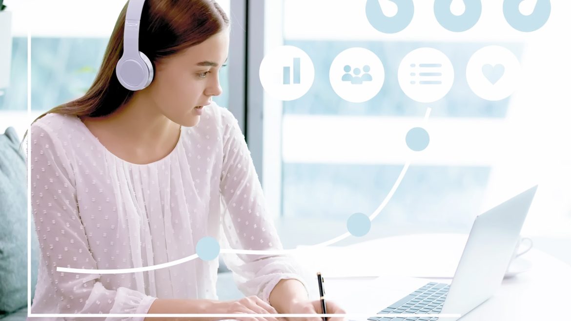 Strengthening Your Customer Service With AI: Creating And Delivering A Dynamic Experience That Provides Right Information And Incentives To Customers